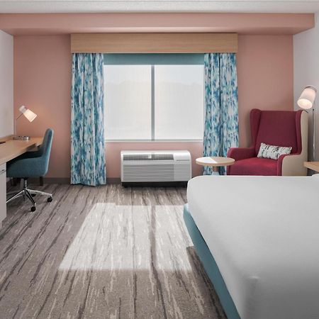 Hilton Garden Inn Рокевей Екстер'єр фото