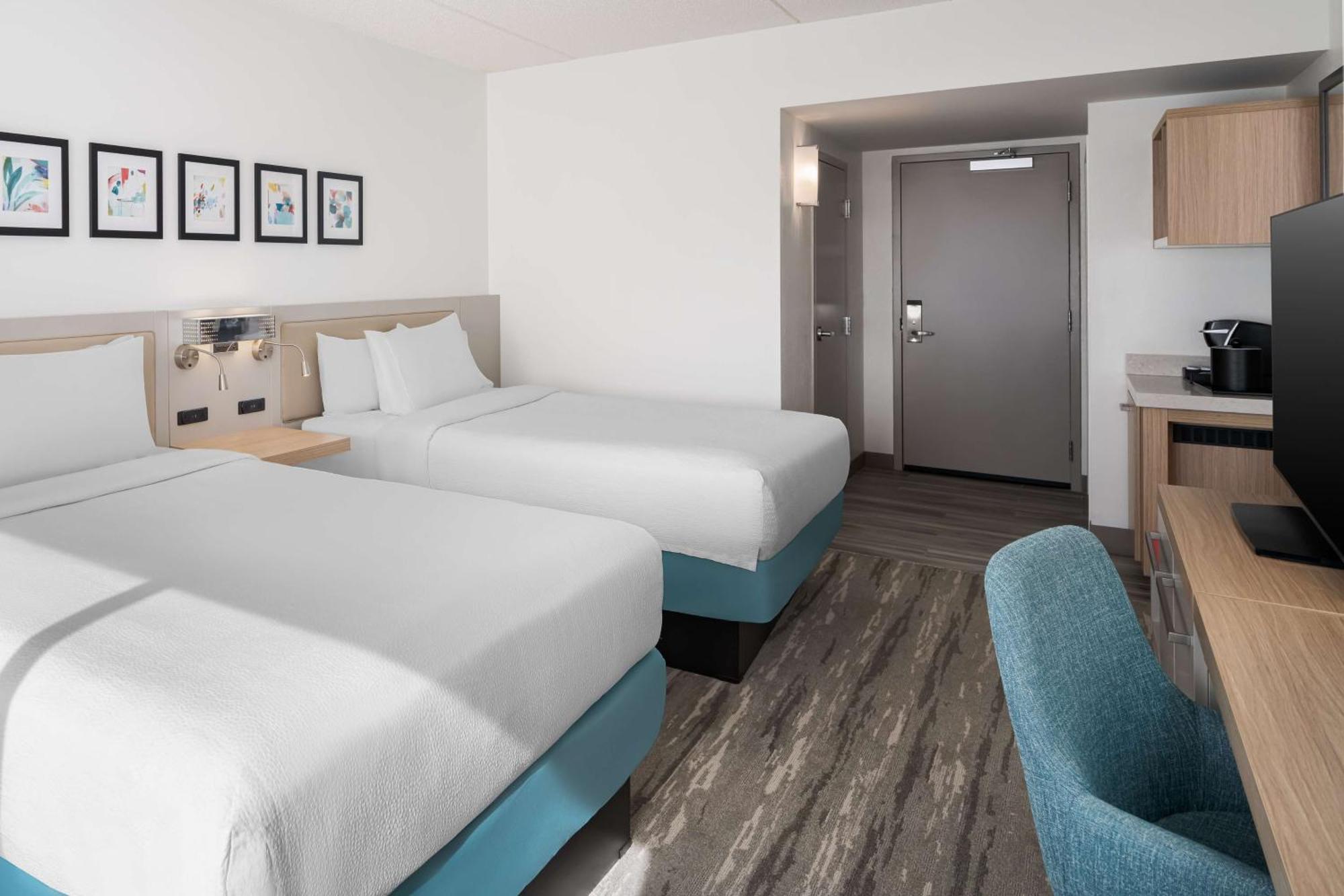 Hilton Garden Inn Рокевей Екстер'єр фото