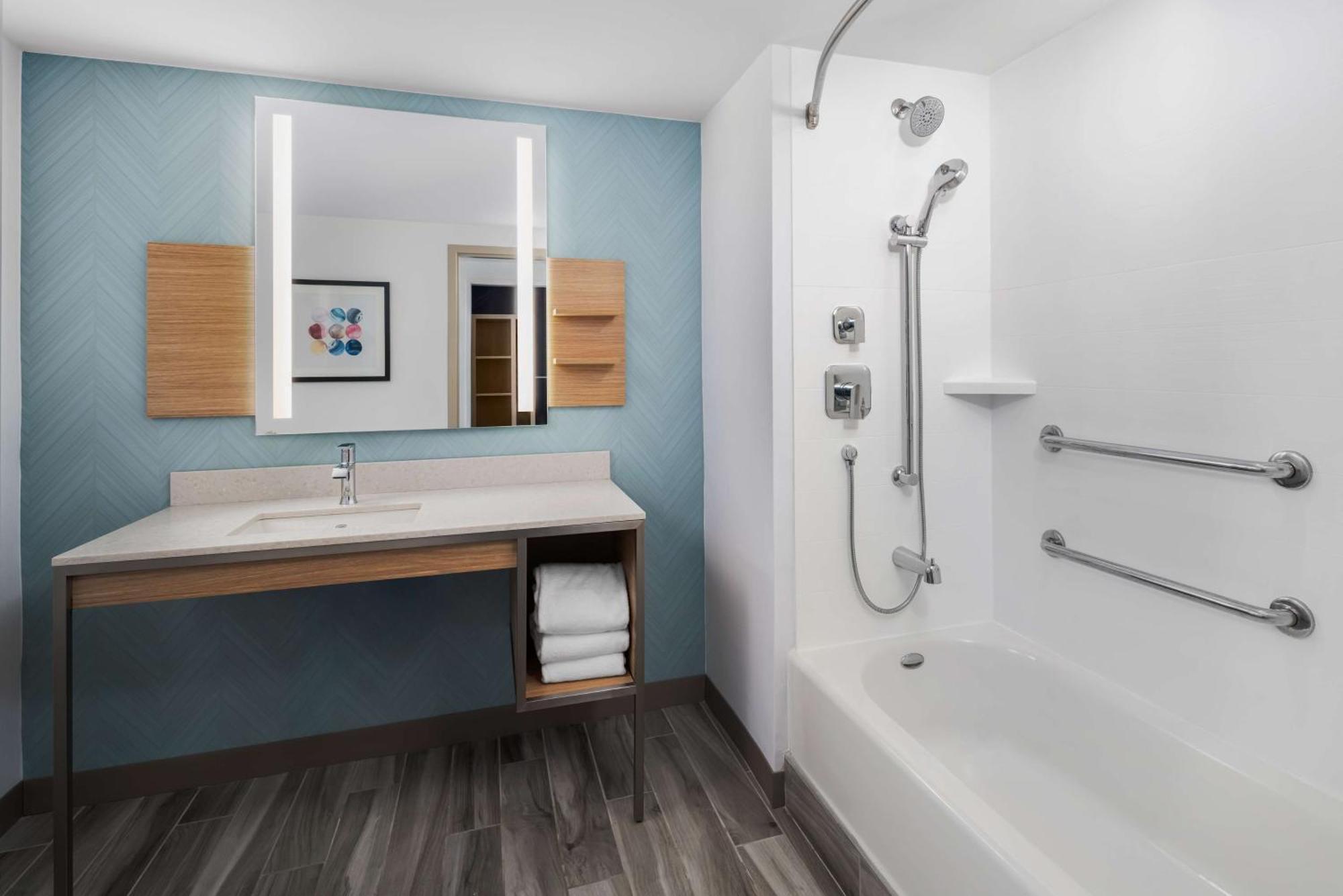 Hilton Garden Inn Рокевей Екстер'єр фото