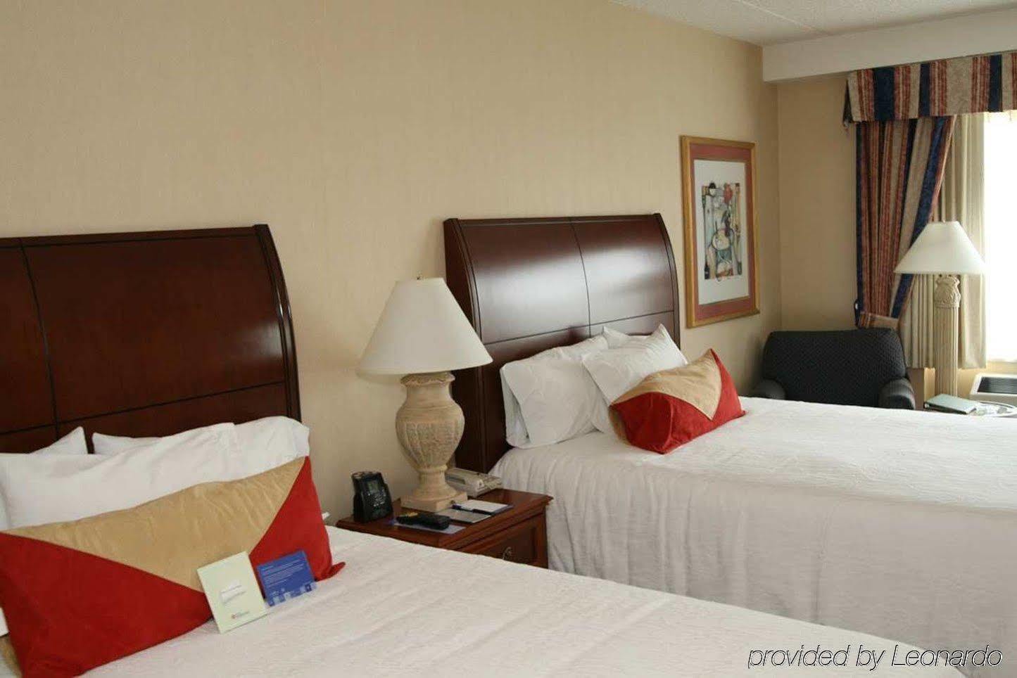 Hilton Garden Inn Рокевей Екстер'єр фото